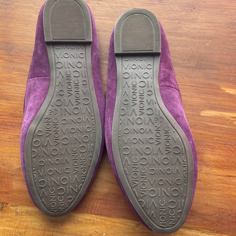 Vionic mules/ loafers - Picture 2 of 3